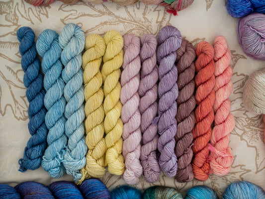 Mini Skeins Bundle 25 - Fingering weight - 800 Meters