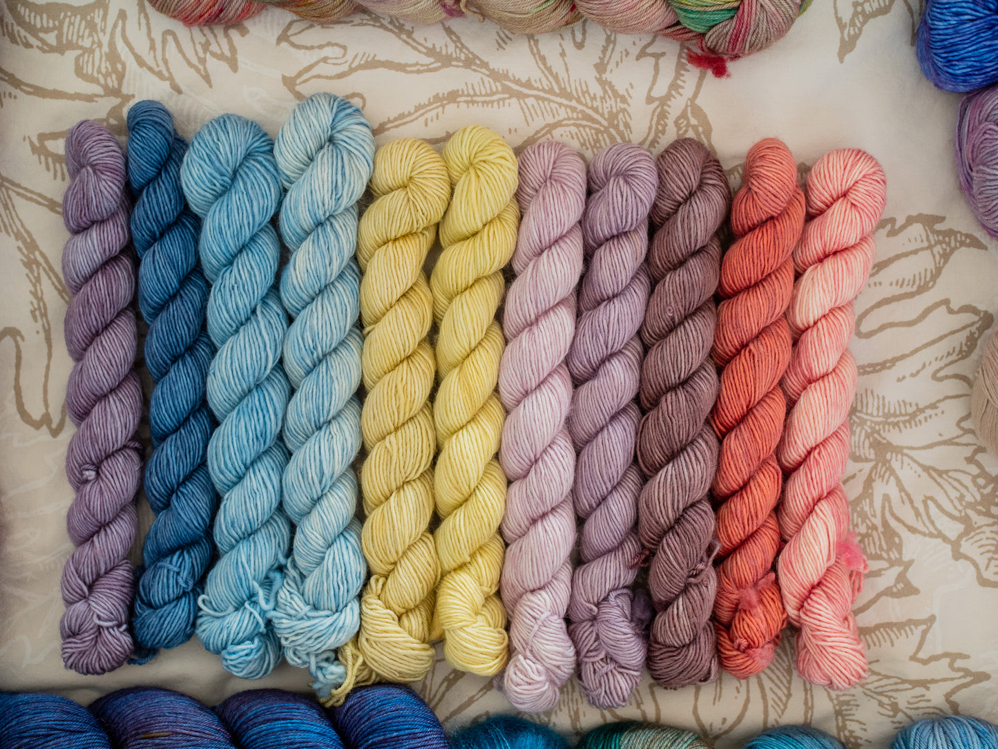 Mini Skeins Bundle 25 - Fingering weight - 800 Meters