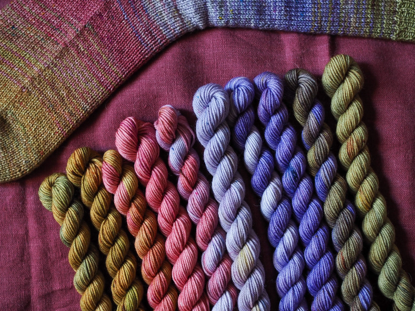 Wisteria collection - full fade - Merino sock - 10x20gr mini skeins