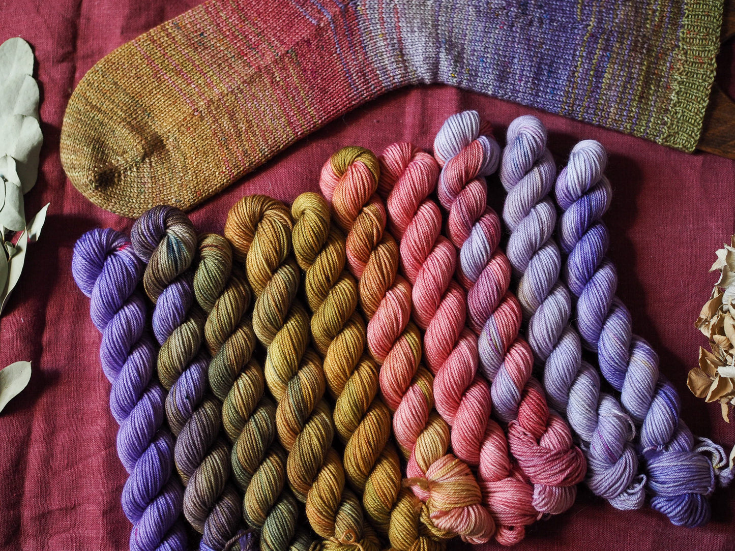 Wisteria collection - full fade - Merino sock - 10x20gr mini skeins