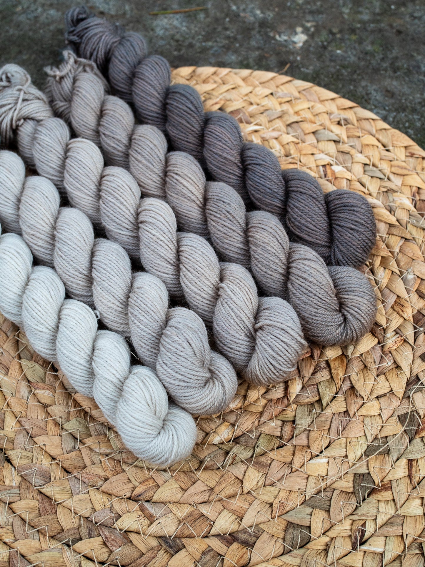 5 mini skeins of hand dyed yarn in a gradient/fade set in color caffèlatte brown.