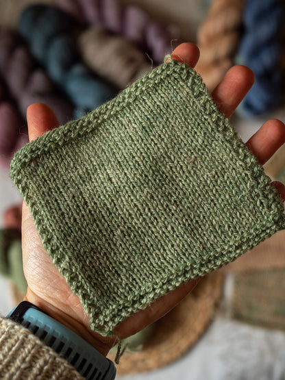 Olive - Organic Wool + Linen - fingering