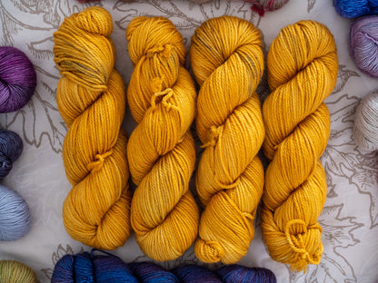 Shawl Bundle 31 - Aran weight - 665 Meters