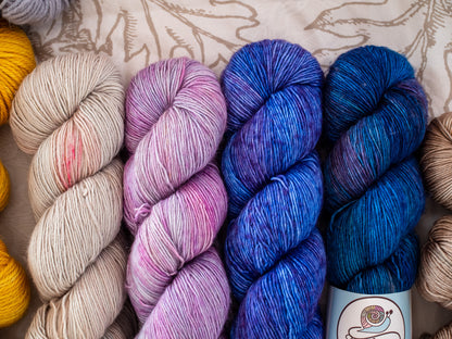 Pacchetto scialle/maglione sfumato 22 - Amante viola/blu - Peso per dita - 1460 metri